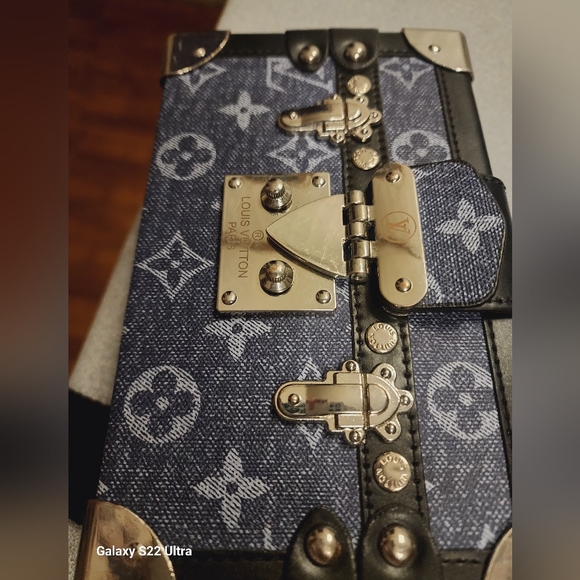 Louis Vuitton  handbag/ over the shoulder - Picture 7 of 7